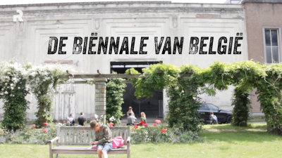 Vliegende hamers en motoren op Biënnale